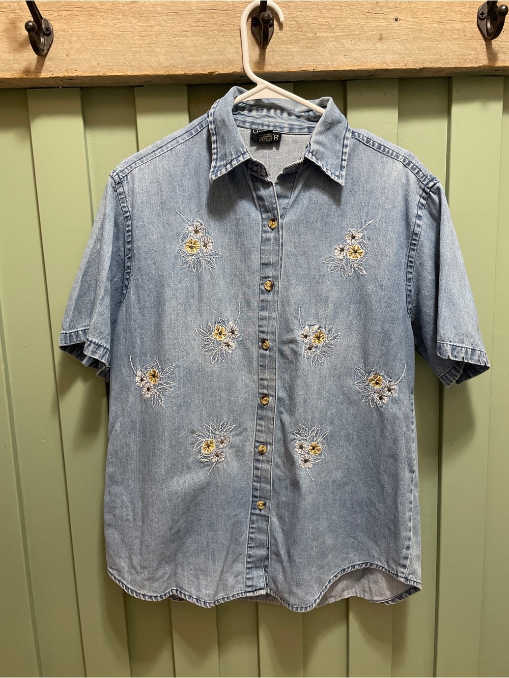Outback Rider Floral Embroidered Denim Button-Down Shirt 100% Cotton Large